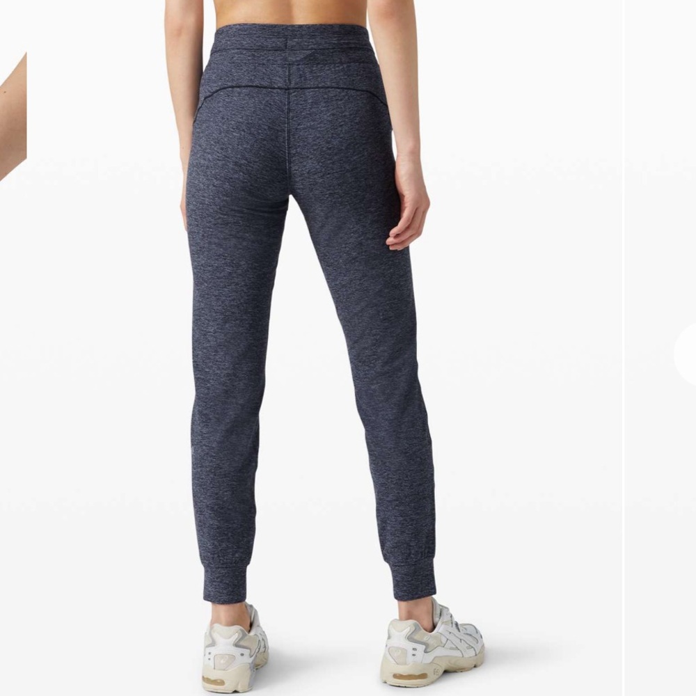 Lululemon Ready To Rulu Pant 29"
Heathered Peri Purple / Black Size 6